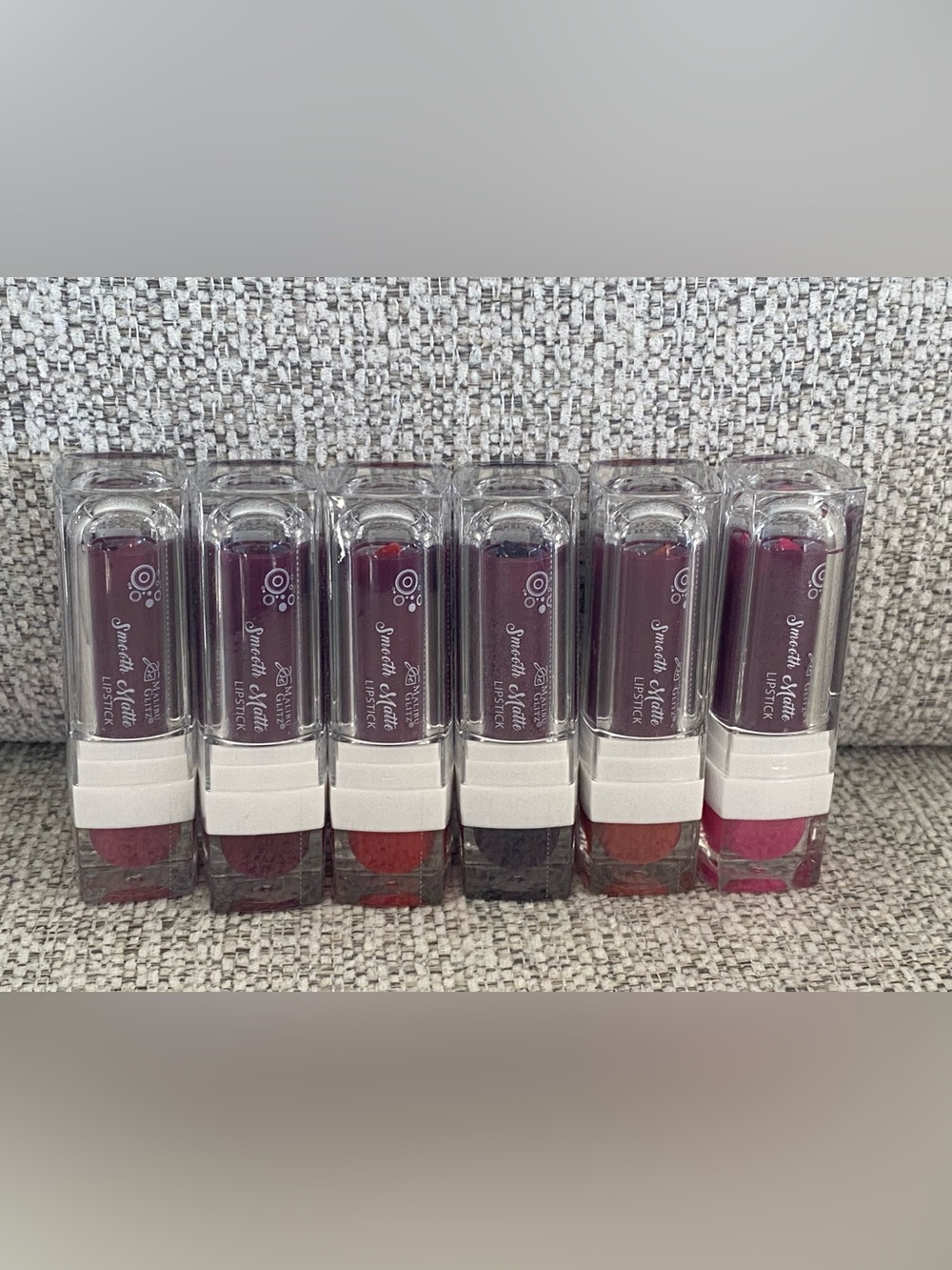 Malibu glitz Smooth Matte Lipstick 6 pcs